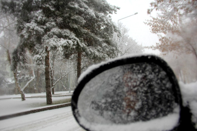 Bölgede en düşük hava sıcaklığı sıfırın altında 6 derece ile Ardahan'da ölçüldü.