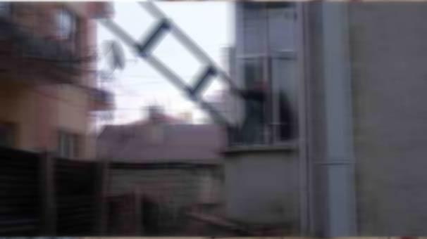 Pencereden kız arkadaşının odasına girdi, babasına yakalandı