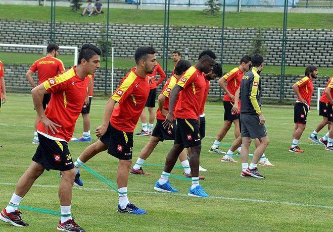 Göztepe'de eskilere yüzde 100'ün üzeri zam