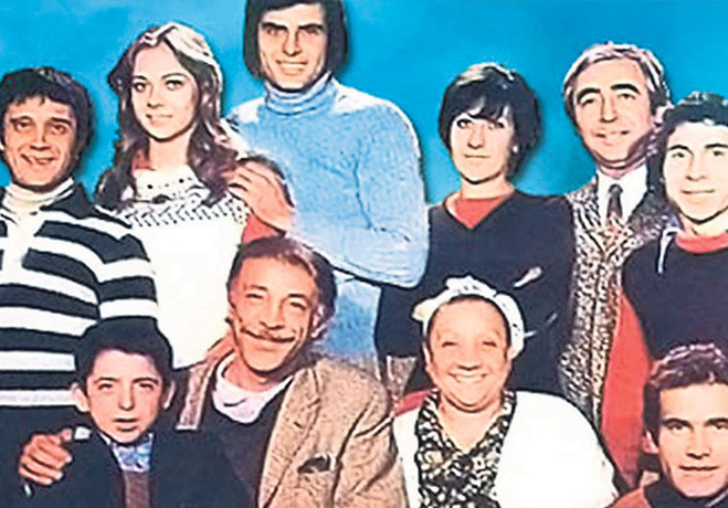 İzmir açık hava sinemasında nostaljik Türk filmleri