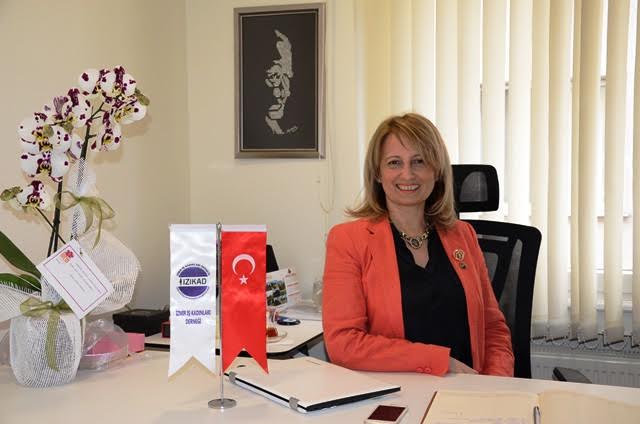 İZİKAD'tan Demokrasiye Tam Destek