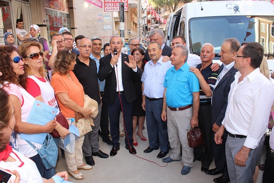 CHP KARŞIYAKA SEÇİM BÜROLARINI ARKA ARKAYA AÇIYOR