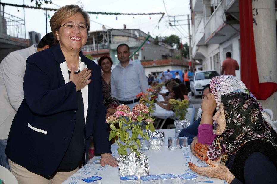 Konak’ta ilk iftar sofrası Halkapınar’da kuruldu