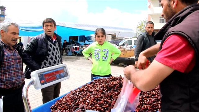 Ardahan'da Ramazan ile Birlikte Kent Parazarı Hareketlendi