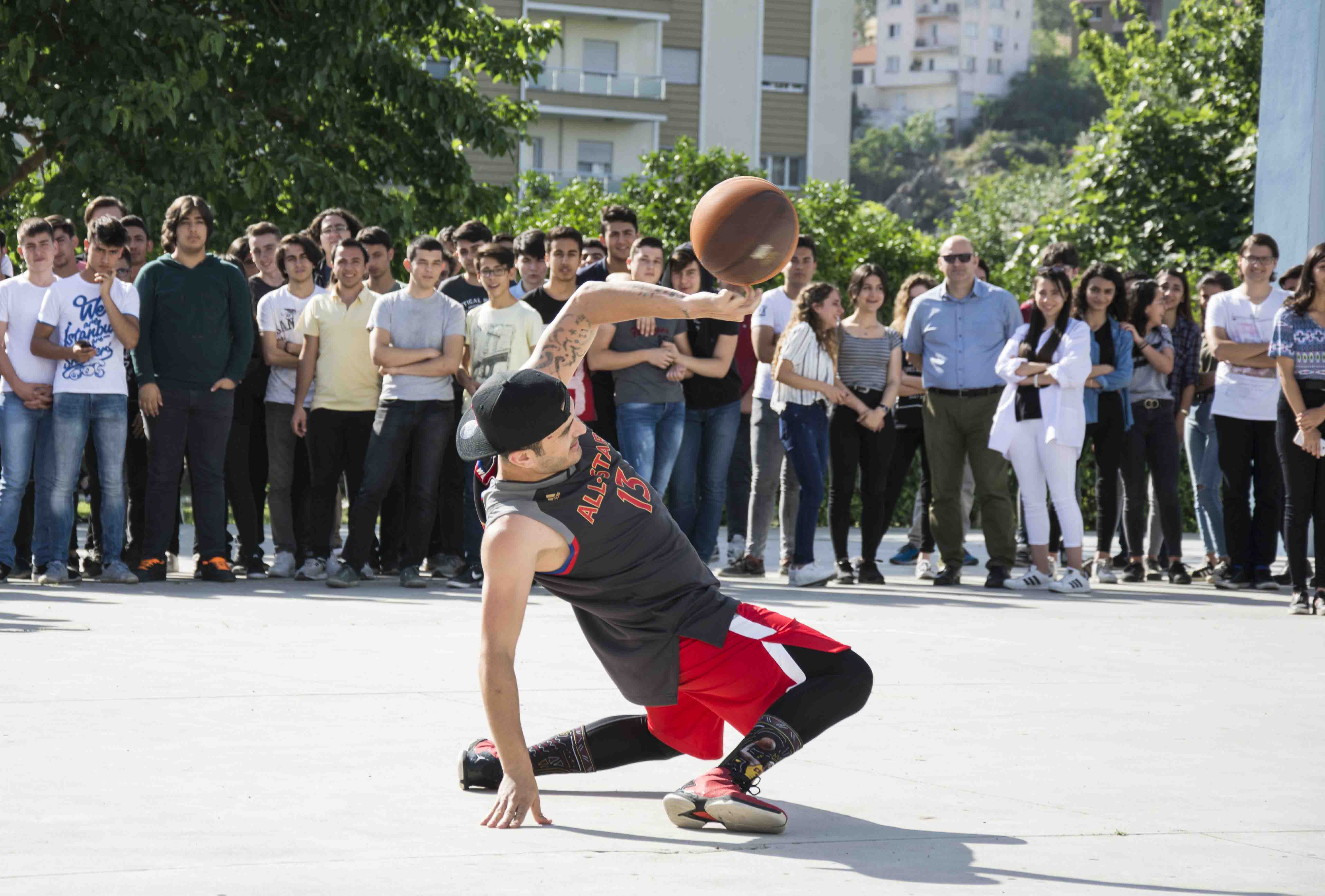 BAYRAKLI’DA GENÇLİK FESTİVALİ
