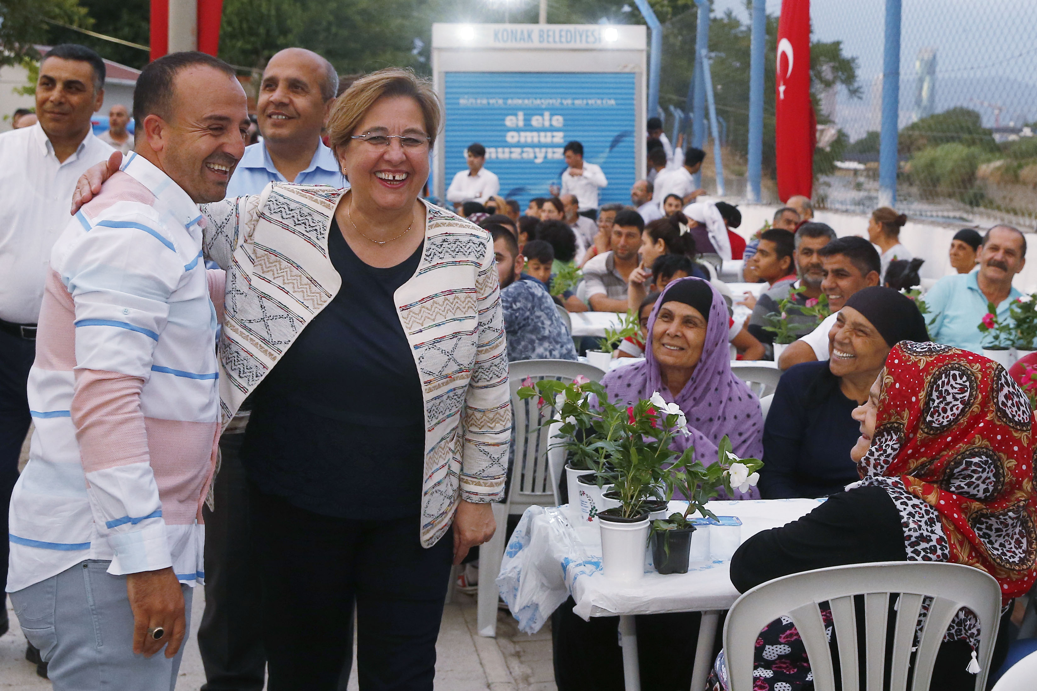 Bereket sofrası Roman Mahallesi’nde kuruldu