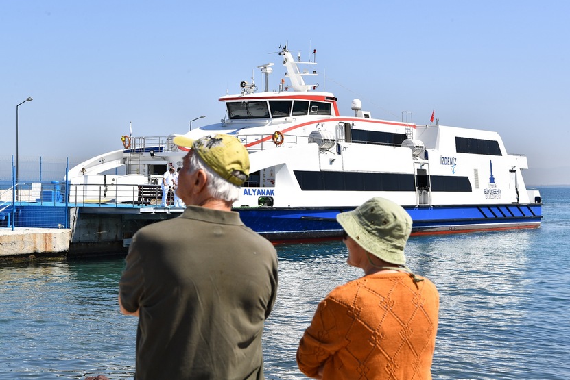 Güzelbahçe vapuru yolcularına "Güzel Haber"