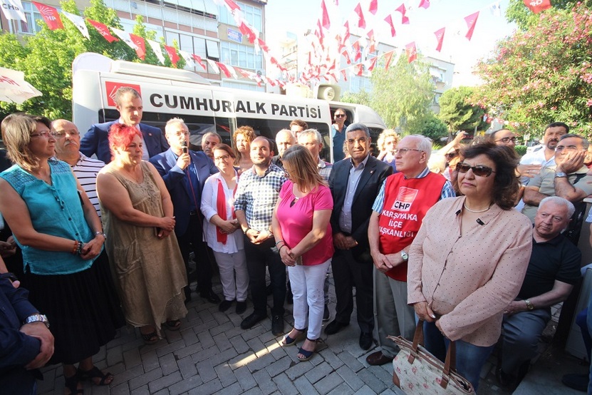 İZMİR’DE EN ÇOK SEÇİM BÜROSU KARŞIYAKA’DA”