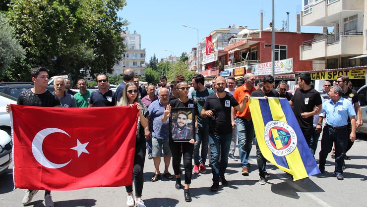 Dominik'te öldürülen kameraman Alper Baycın'ın annesinin feryatları yürek burktu