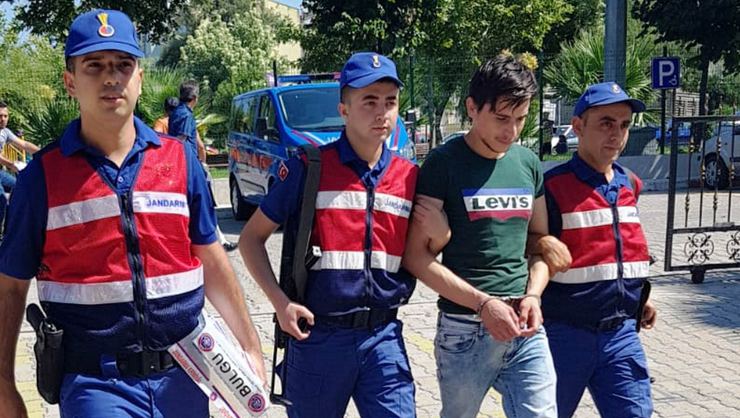 Peçeteye gizlediği çakmak kamerayla tuvalete giren kadınları gizlice görüntüledi