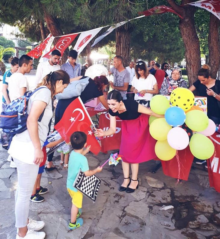 rn“BİR ÇOCUK GÜLERSE, DÜNYA GÜLER !”