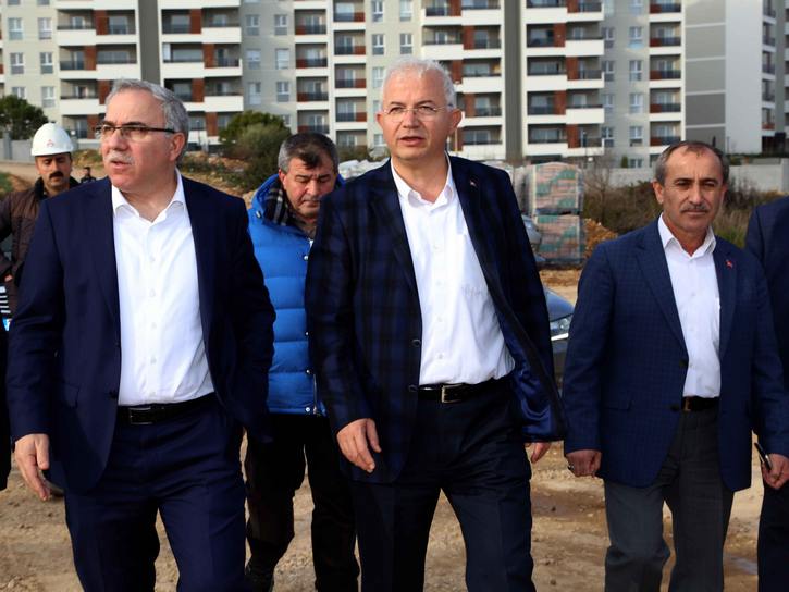 TOKİ KONUTLARI KURA ÇEKİMLERİNDE İZDİHAM YAŞANDI…