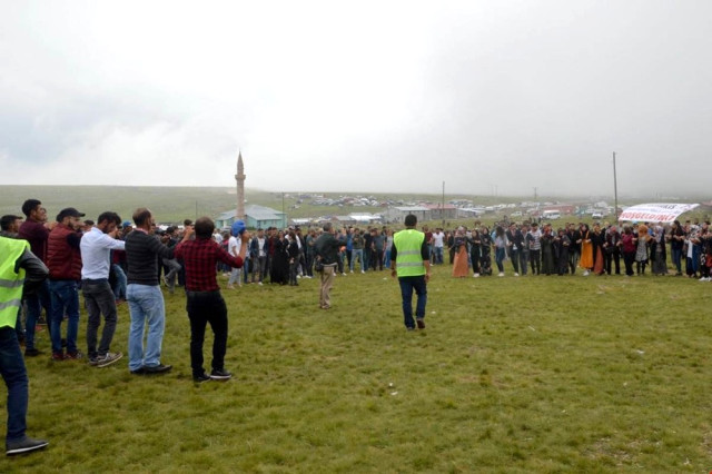  Vali Bilmez, Bülbülan Yayla Şenliğine Katıldı