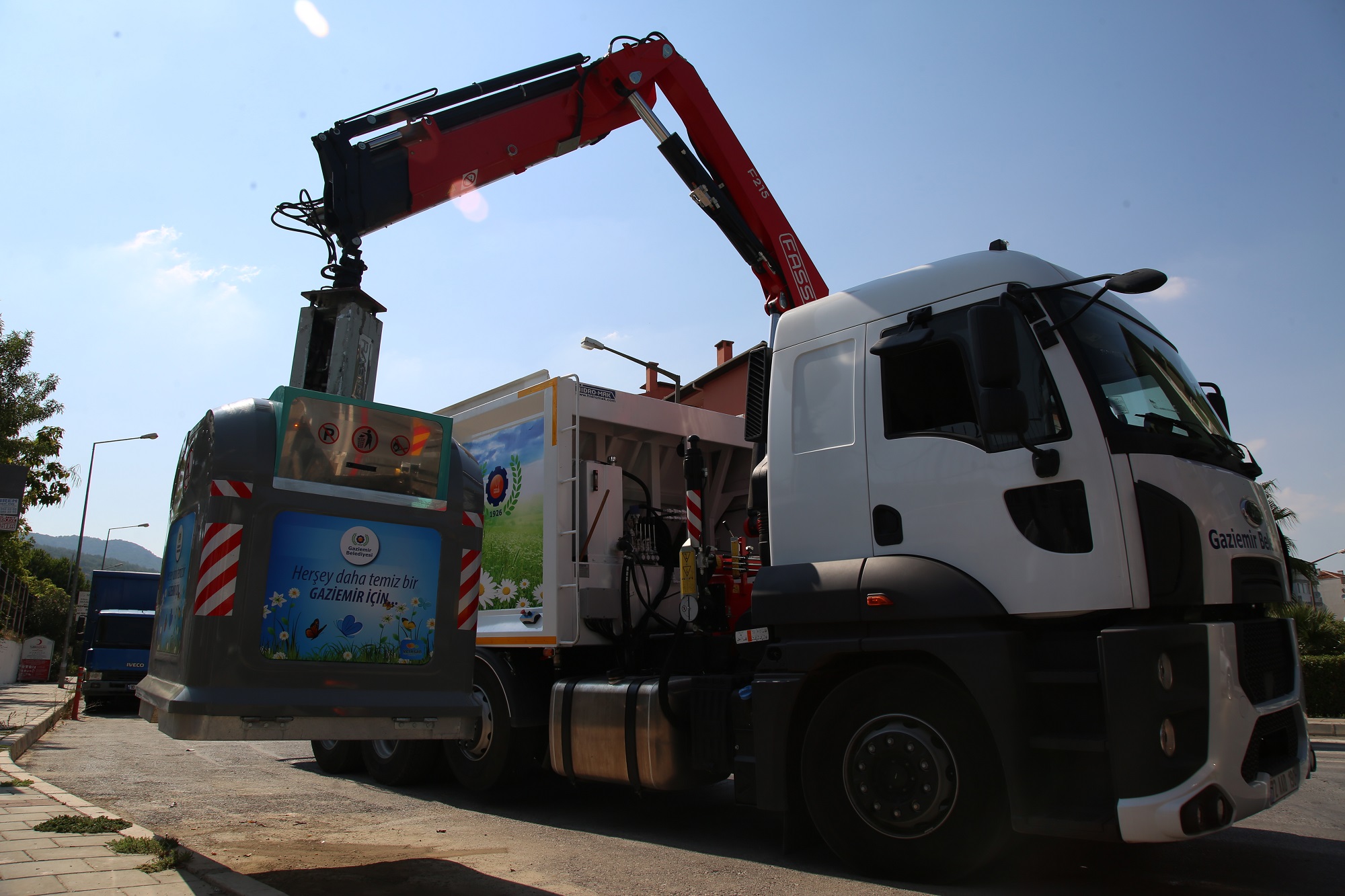 Gaziemir’de temizlik atağı