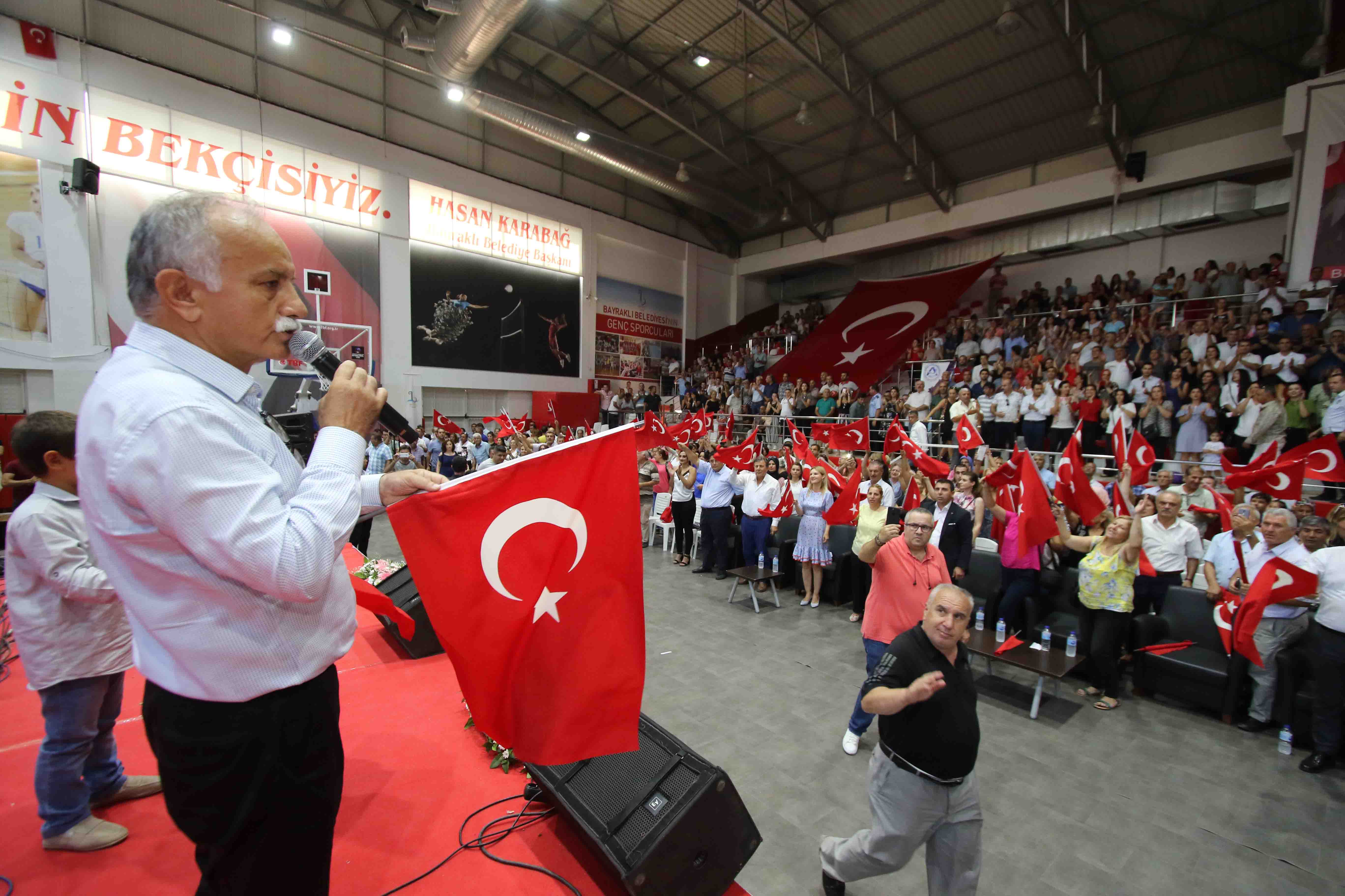 BAYRAKLI’DA BURUK BAYRAMLAŞMA