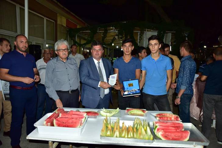 KINIK HASAT FESTİVALİNDE ÇİFTÇİ VE ÜRETİCİLER UNUTULMADI