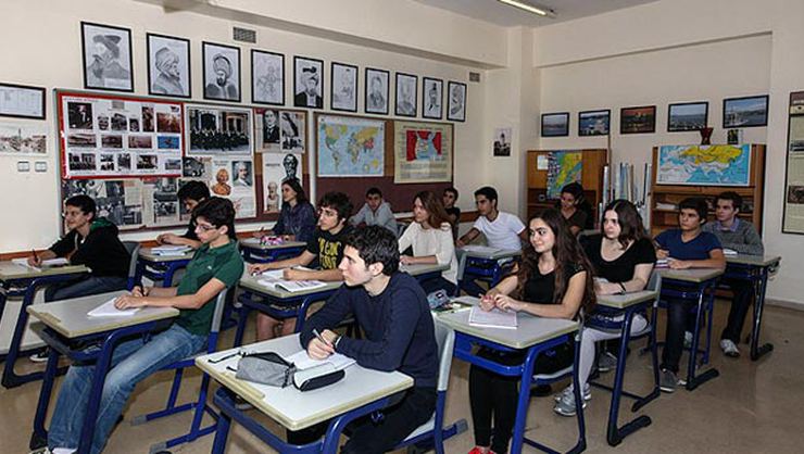 MEB'den liseler için yaş düzenlemesi