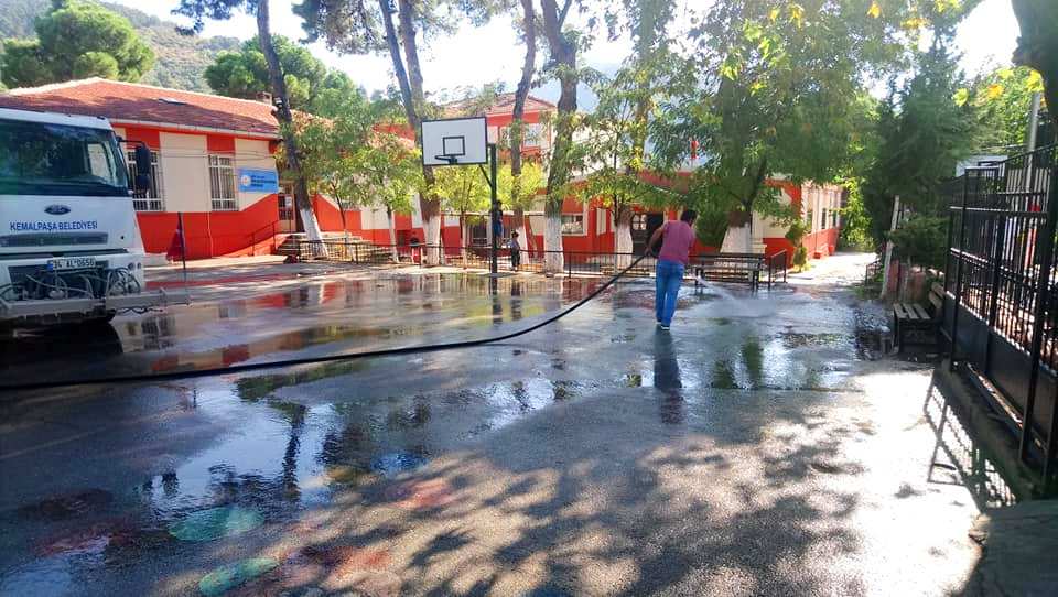 -Kemalpaşa Belediyesi'nden okullara temizlik desteği