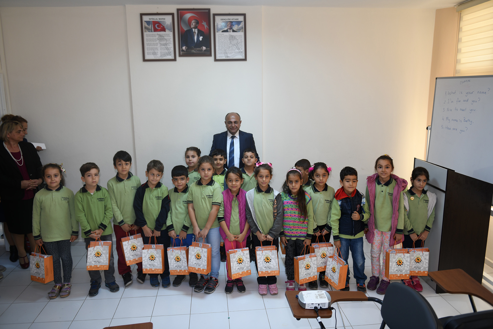 MİNİKLERE KAYNAK KİTAPLAR ÇİĞLİ BELEDİYESİ'NDEN