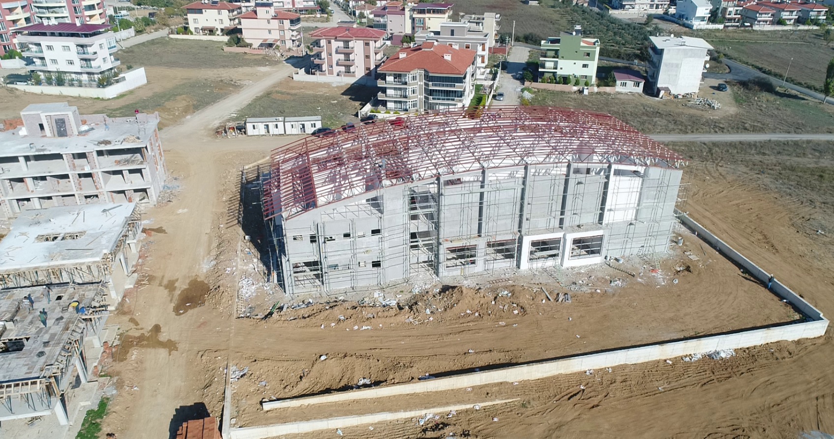 Gençlik Merkezi Yükseliyor