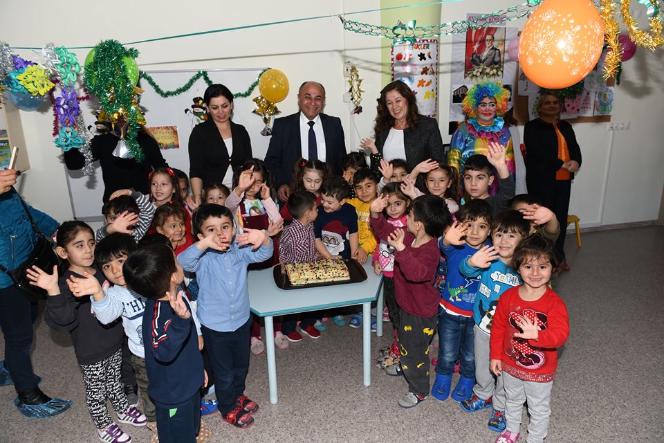 Çiğli Belediyesi’nden Çocuklara Yılbaşı Eğlencesi