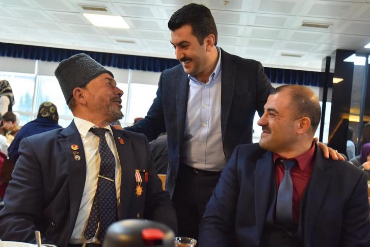  UĞURLU, ŞEHİT AİLELERİ VE GAZİLERLE BİR ARAYA GELDİ