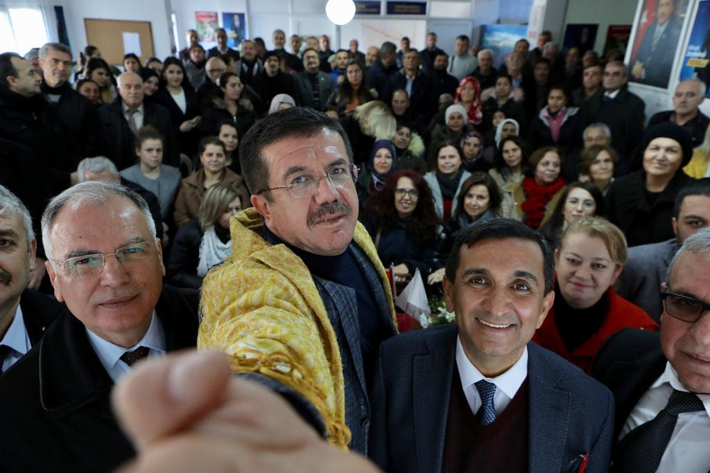ZEYBEKCİ, ZEYBEK OYUNUYLA KARŞILANDI
