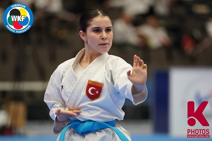 Liseli Menekşe Avrupa şampiyonu