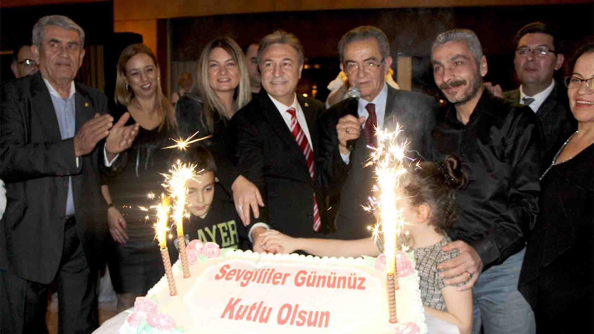 Sanayicilerin sevgililer günü kutlamasında İduğ heyecanı!