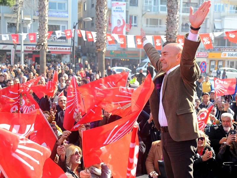 Tunç Soyer İzmir'de işsiz genç aşsız ev kalmayacak"