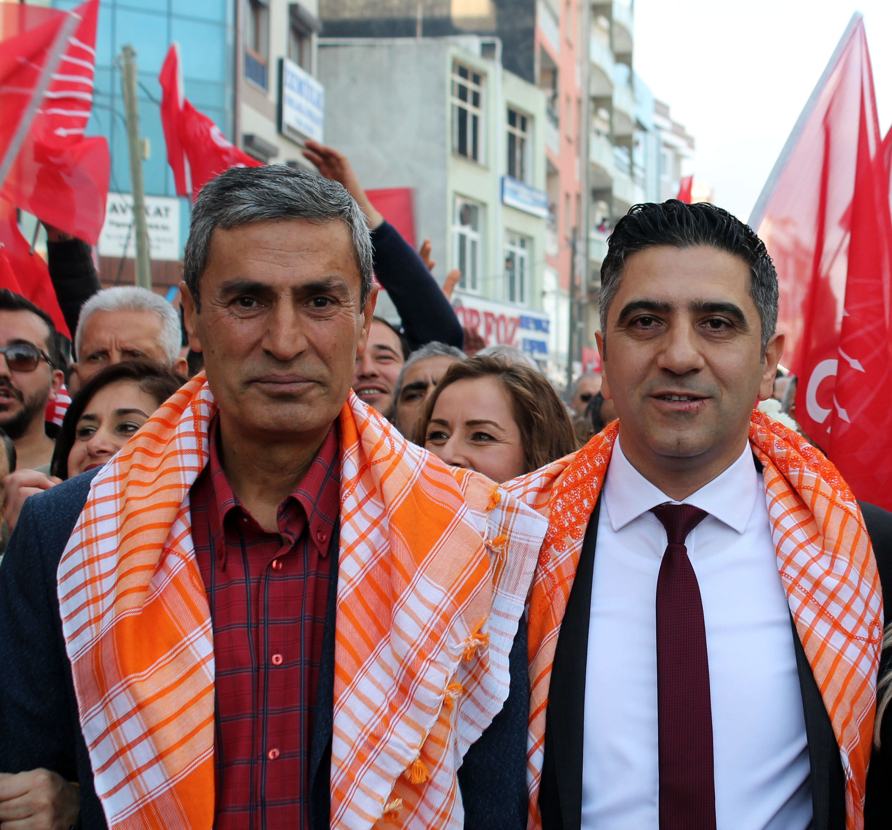 Menderes CHP’de Başkan Güler’den zorunlu veda