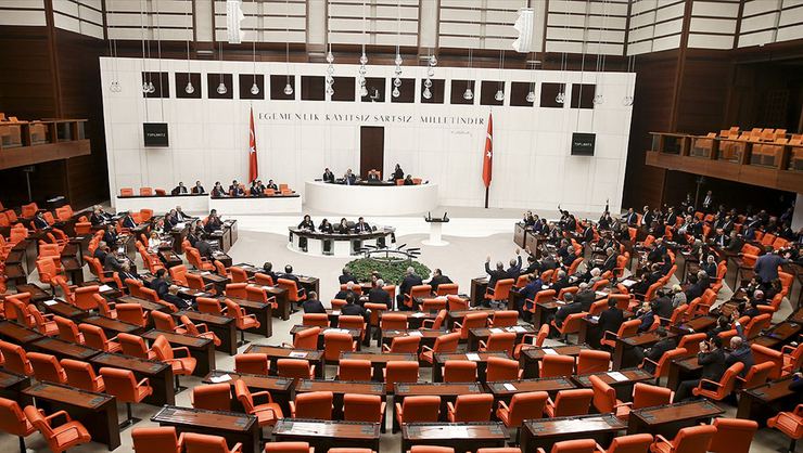 Ekonomide düzenlemeler içeren teklif yasalaştı