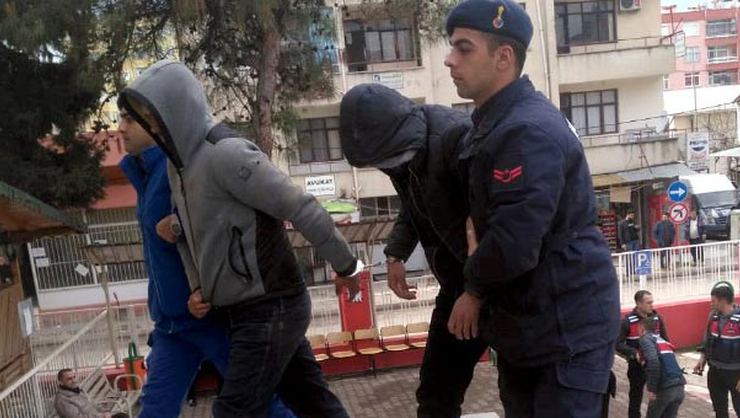 Camiden anons yapıldı, şehit babasını dolandıranlar yakalandı