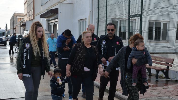 Uyuşturucu bulamayınca kırmızı reçeteli ilaçları sattılar!
