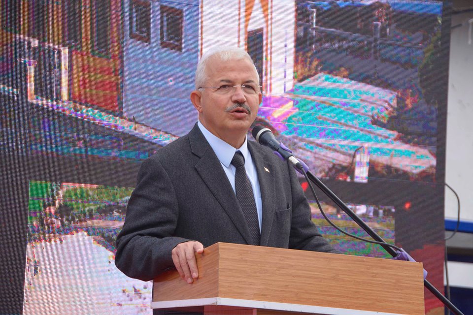ÖZBEY’İN DE YOL SORUNU BİTTİ
