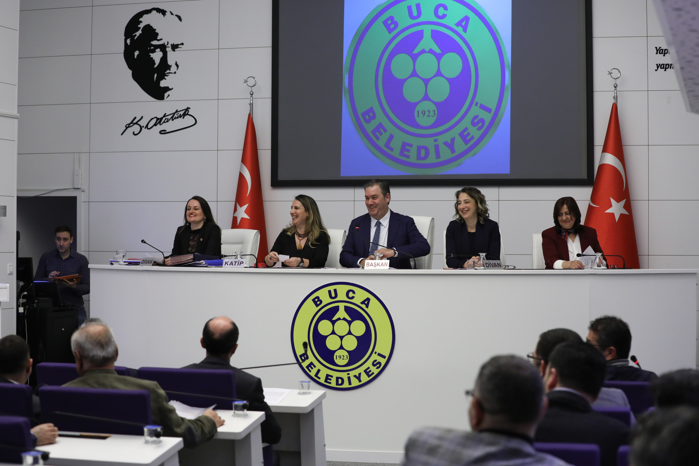 Başkan Piriştina meclis üyeleriyle vedalaştı