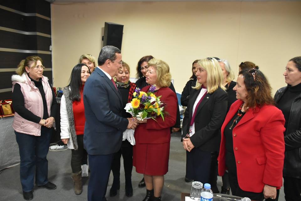 Batur’dan meclis üyelerine teşekkür plaketi