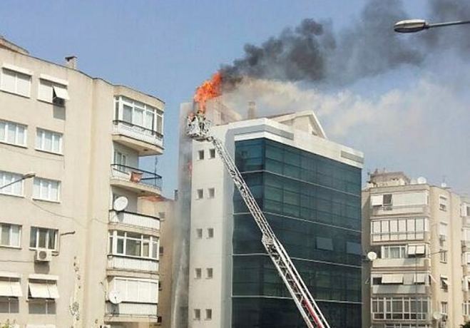 10 katlı binada yangın paniği