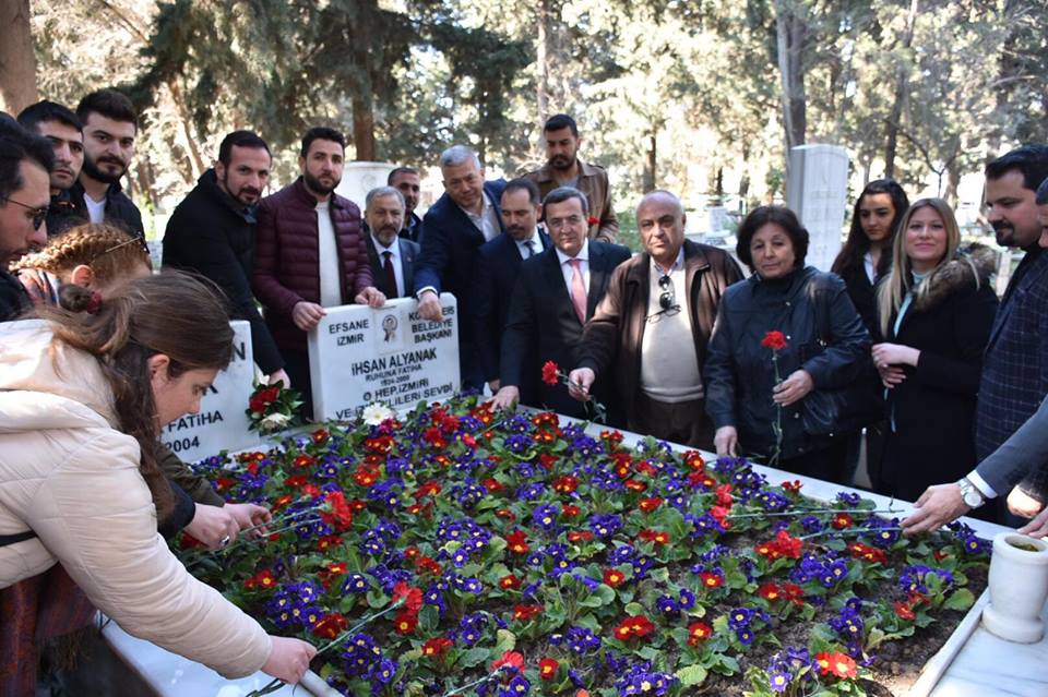 Batur, Efsane Başkan Alyanak’ı mezarı başında andı