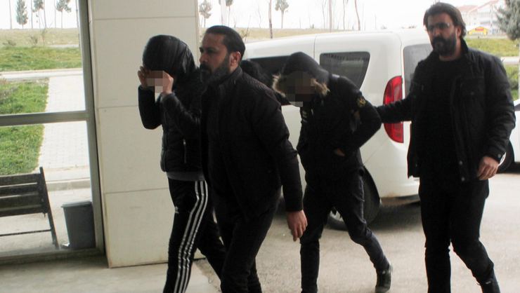 Sosyal medyadan müşteri bulup fuhuş yapan 2 kişiye gözaltı