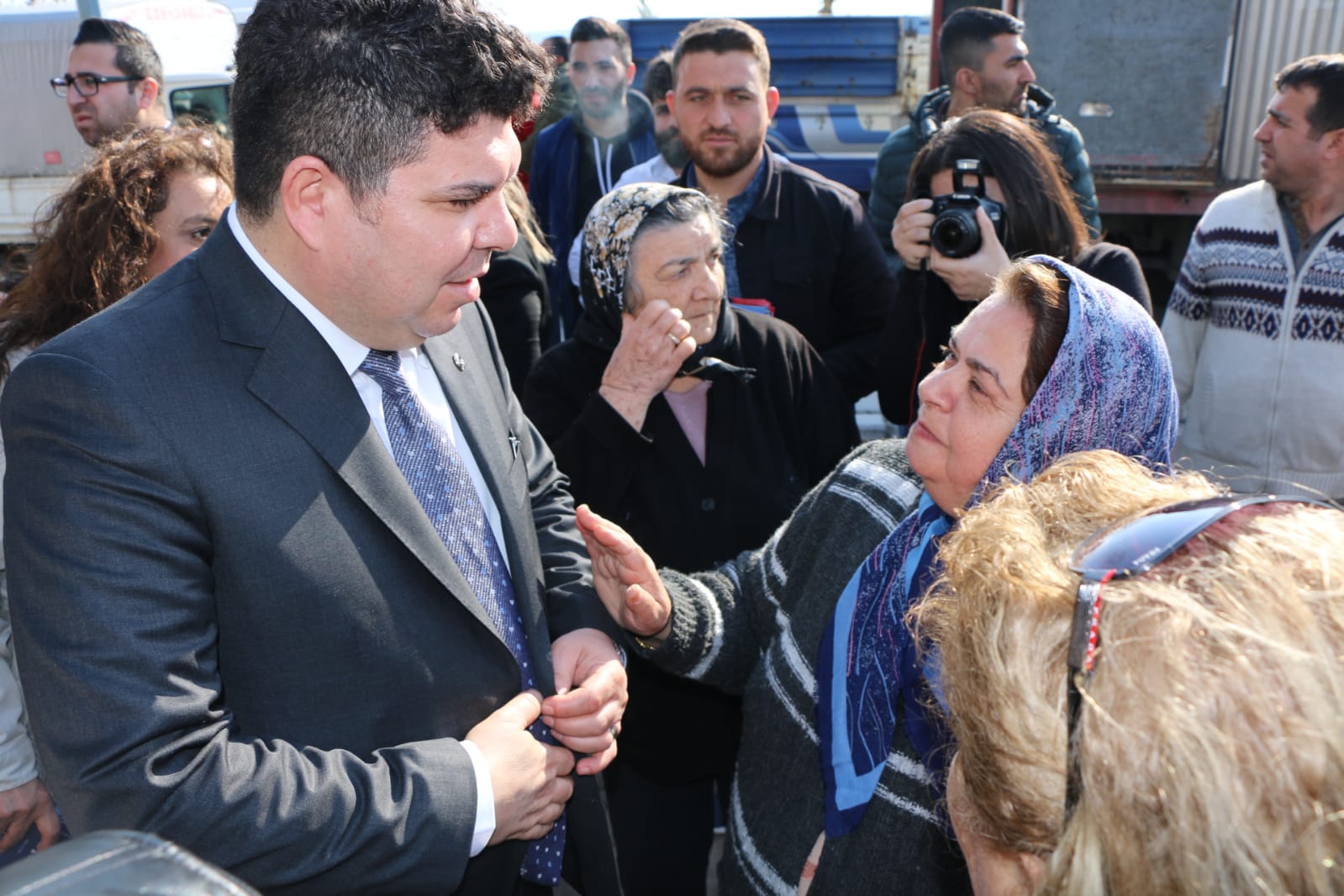 CHP’li Kılıç esnaf turunda: “AKP’li siyasetçiler pazara adım atamıyor