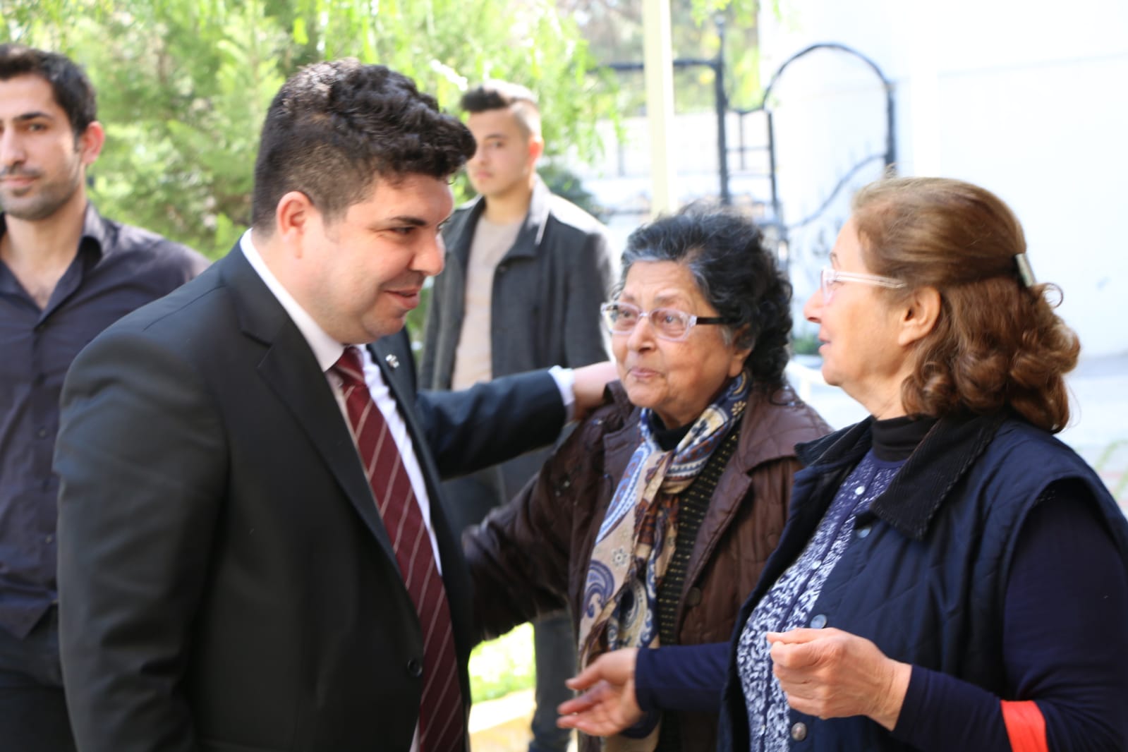 Kadınlarımız için çocuğunun eğitimini eşinin işini de çözmemiz gerekiyor