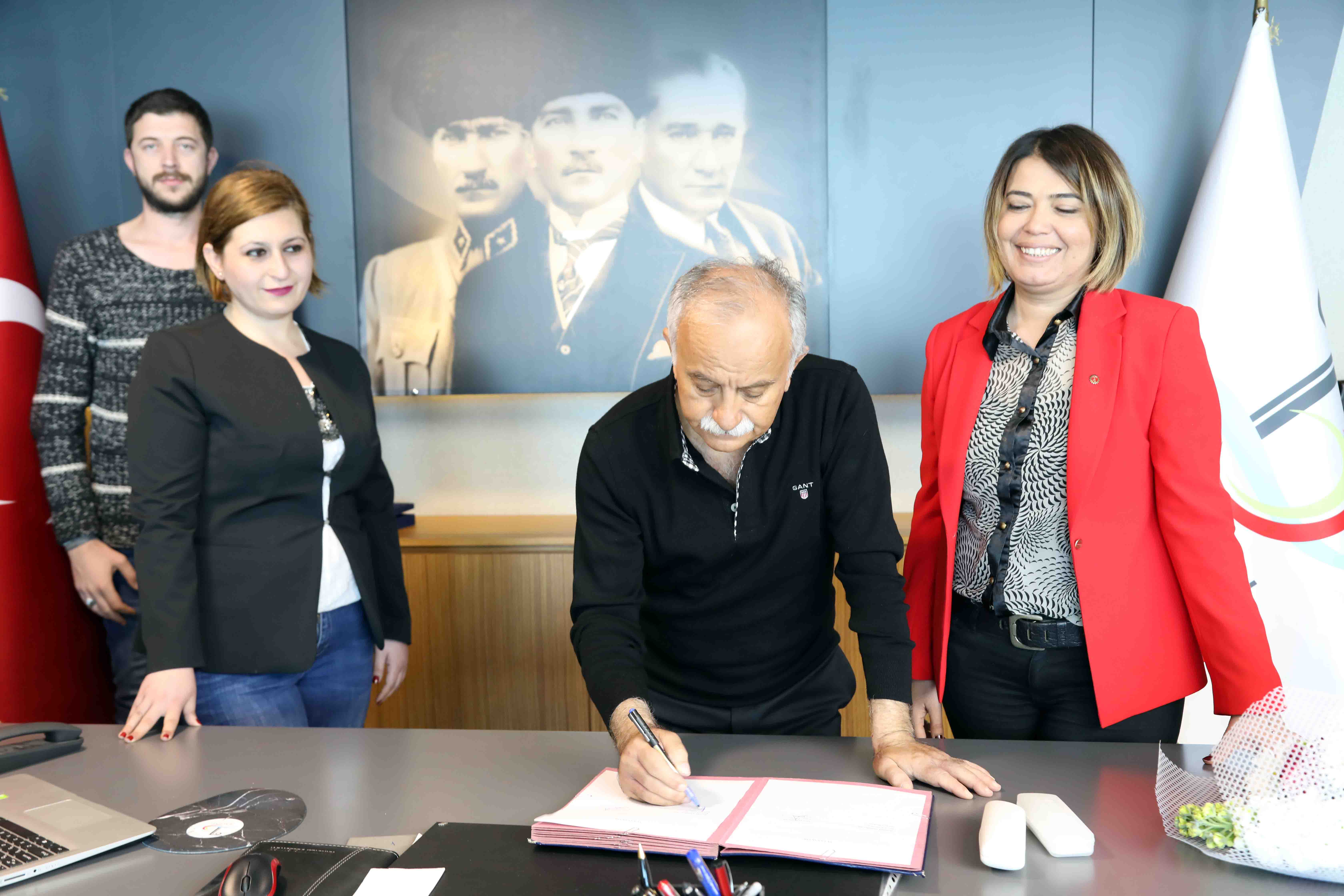 BAŞKAN KARABAĞ, İŞÇİLERİ YİNE MUTLU ETTİ