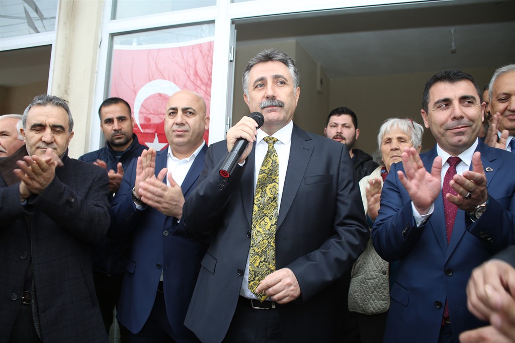SANDAL: BAYRAKLI’DA HİÇ OLMADIĞI KADAR BÜYÜK BİR HEYECAN VAR