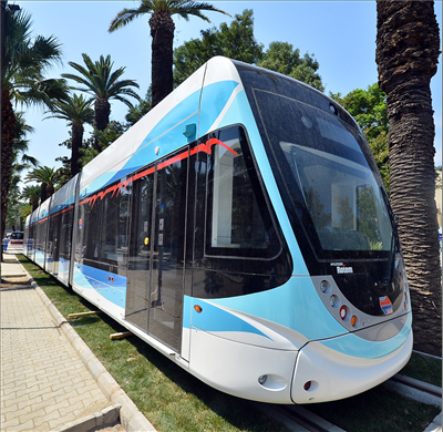 İzmir’in ilk tramvayı geldi