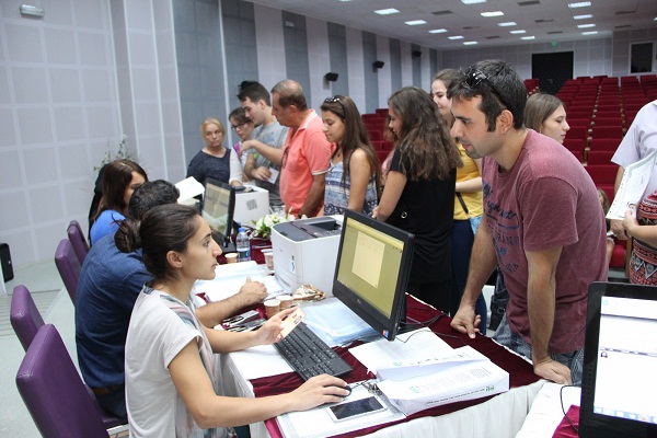 GENÇLER “İKÇÜ” DEDİ…