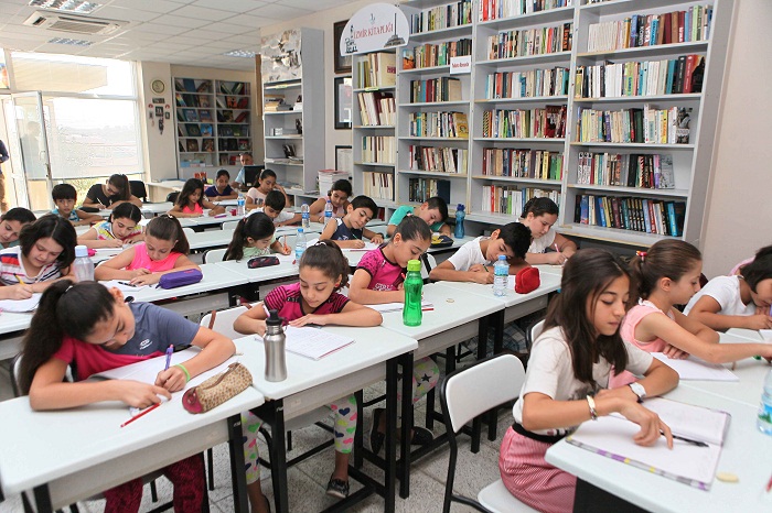 Bayraklılı Çocuklar Yazı Boş Geçirmiyor