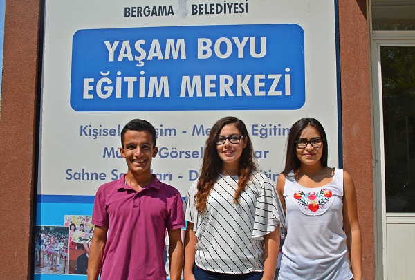 BERGAMALI 49 ÖĞRENCİNİN ÜNİVERSİTE MUTLULUĞU