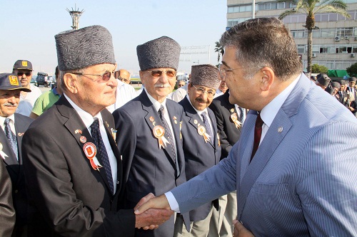 “zafer, bağımsız Cumhuriyet’imize ve demokrasimize inananların”