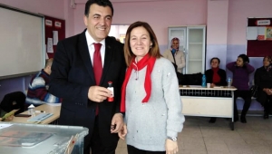 ARDAHAN'da CHP ZAFERİNİ İLAN ETTİ